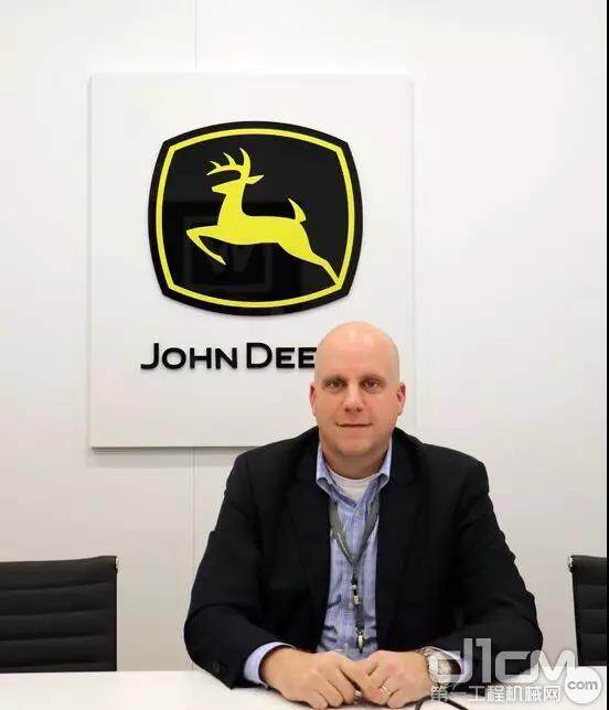 贏戰(zhàn)中國市場 約翰迪爾攜建筑工程用機械驚艷亮相2018上海寶馬展